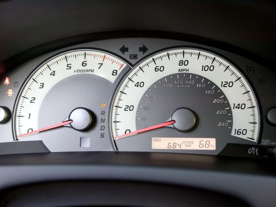 Панель приборов Toyota Camry SE 2006 года  (NA) (фото 10 из 47)